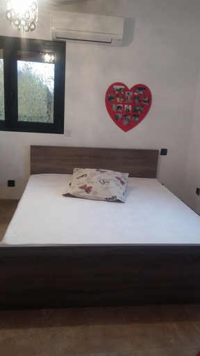 Bedroom 2, Mas Des Cerisiers, Pyrénées-Orientales