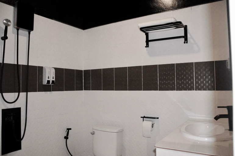 Bathroom 4, Oasis Hotel-Pods - Adults Only - Hostel, Ko Phangan