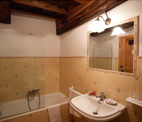 Bathroom 5, O Muino De Pena, A Coruña