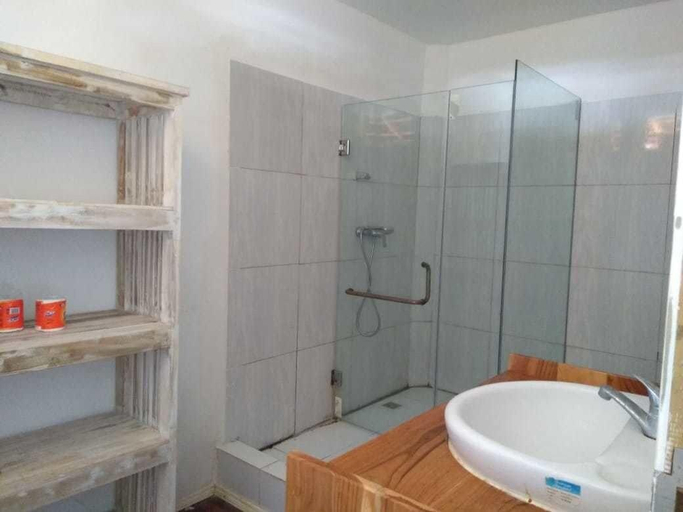 Bathroom 4, The Tree House Sumbawa, Dompu