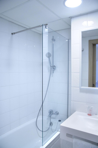Bathroom 5, Hotel Cala Santanyi, Baleares