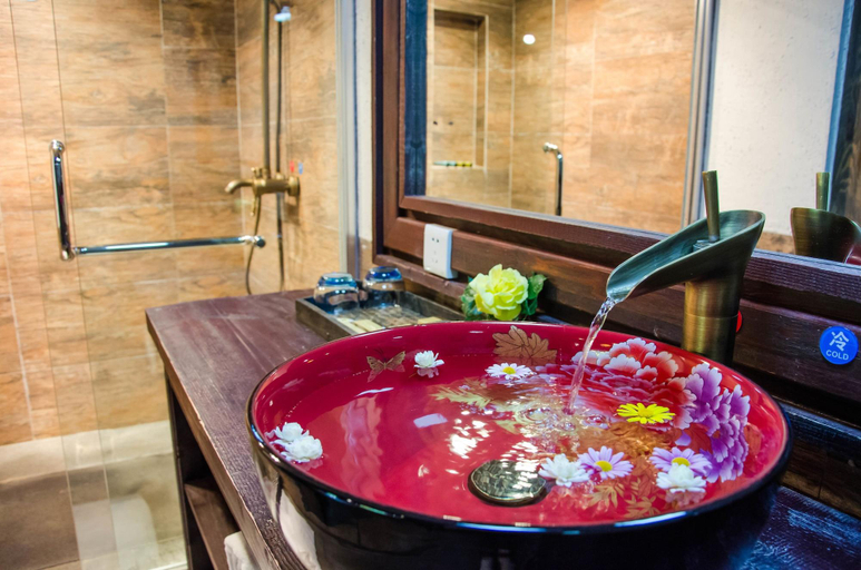 Bathroom 5, Shangri-La E-Outfitting Boutique Hotel, Dêqên Tibetan
