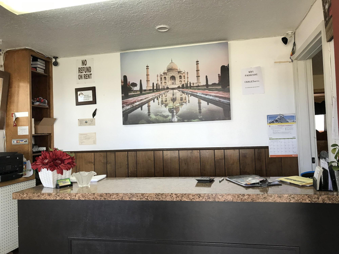 Public Area 2, Chalet Motel, Deschutes