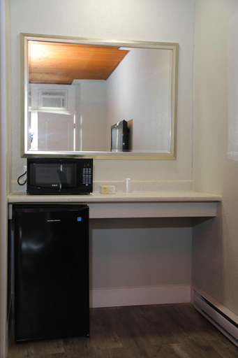 Public Area 3, Fraser Inn, Fraser-Fort George