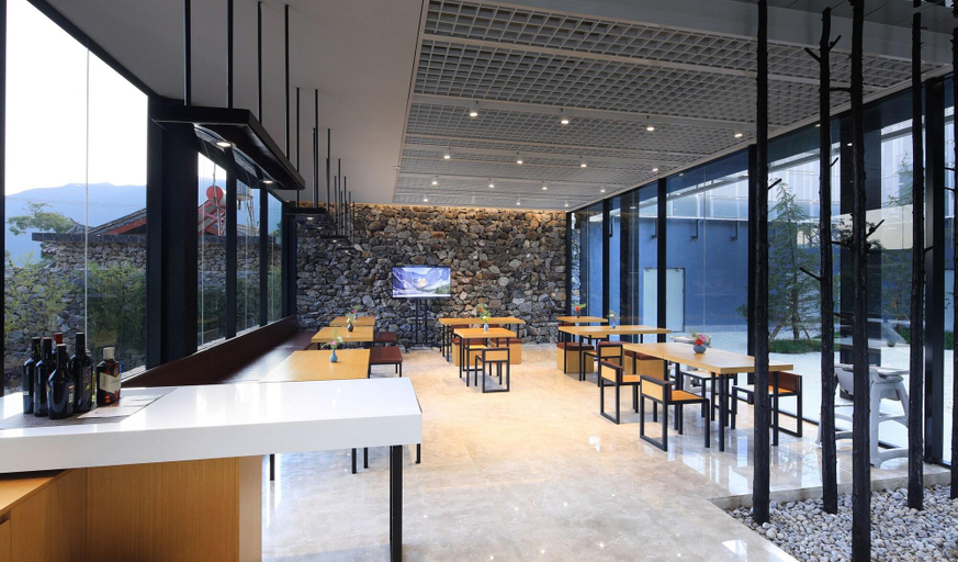 Food & Drinks 5, The Rock Hotel, Lijiang