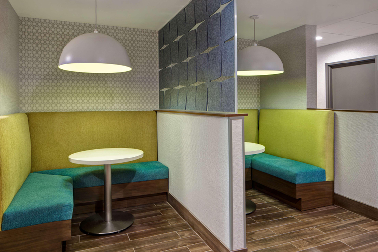 Public Area 2, Hampton Inn & Suites Deptford, Gloucester