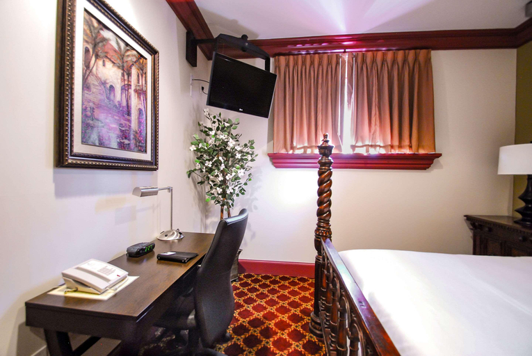 Bedroom 4, Chateau Avalon, Ascend Hotel Collection, Kansas City