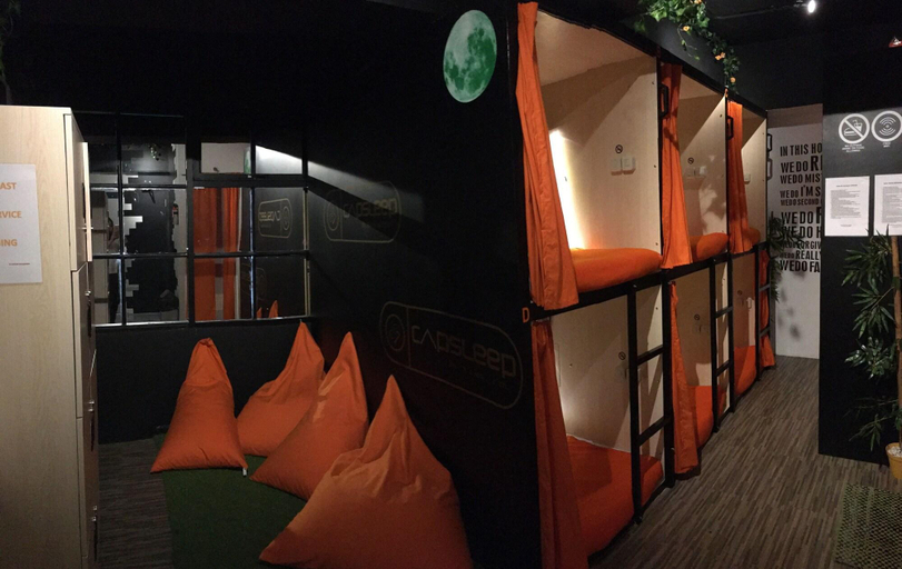 Exterior & Views, Capsleep Cihampelas - Hostel, Bandung
