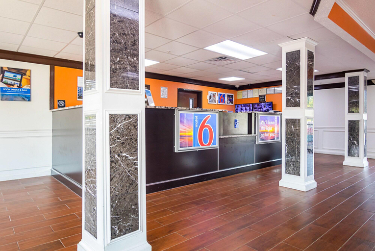 Public Area 2, Motel 6 Jonesboro, GA, Clayton