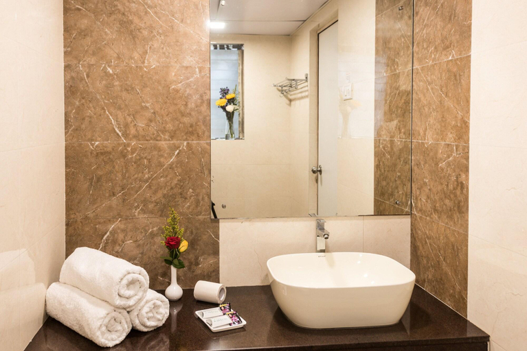 Bathroom, Hotel City Point, Mumbai City