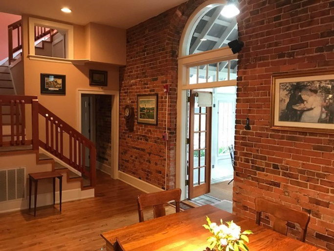 Others 5, Front Street Inn, New Hanover