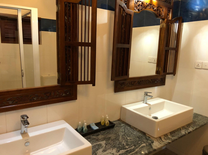 Bathroom 4, Wunderbar Beach Hotel, Bentota