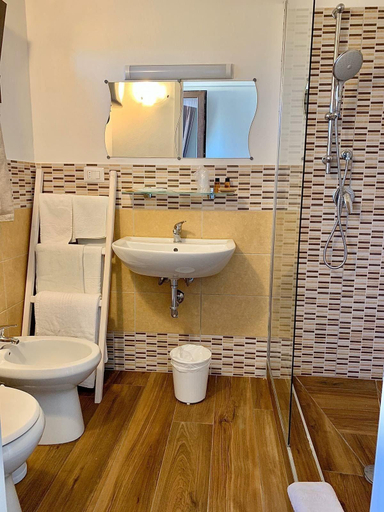 Bathroom 5, Il Tramonto, Carbonia-Iglesias