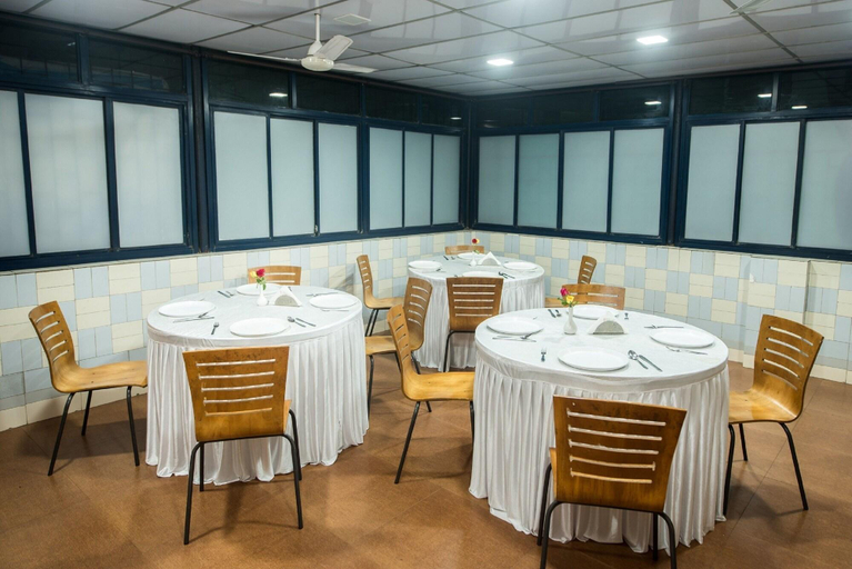Food & Drinks, Hotel City Point, Mumbai City