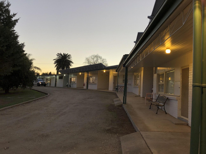 Exterior & Views 25