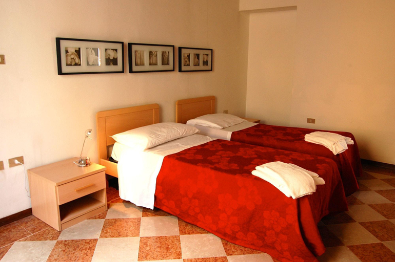 Bedroom 5, Residenza Accademia , Mantegna Hotels, Mantua