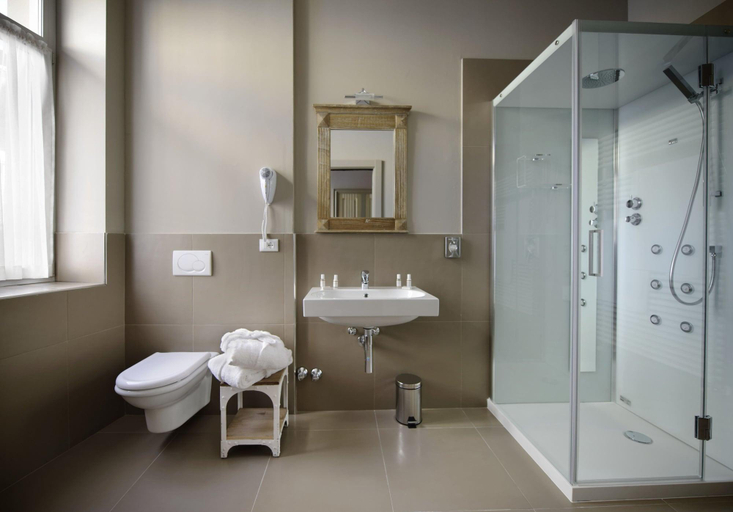 Bathroom 4, Locanda in Borgo Garni & Wellness, Trento