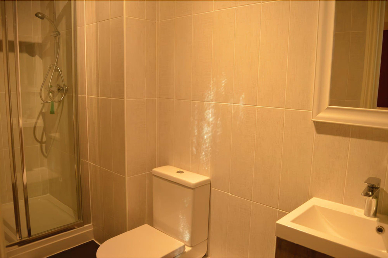 Bathroom 5, Top Night Hotel, London