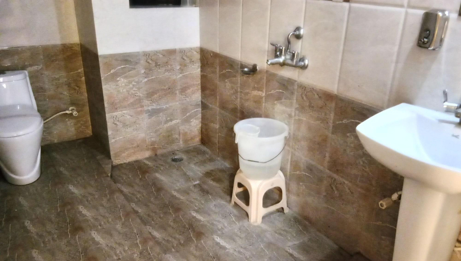 Bathroom 5, Hotel Arch Manor Deluxe, Bhopal