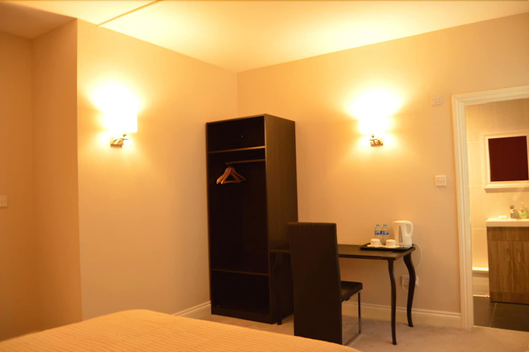 Bedroom 3, Top Night Hotel, London