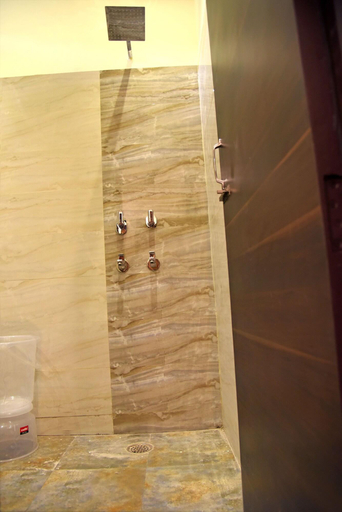 Bathroom 4, Manje Bistre Dormitory - Hostel, Amritsar