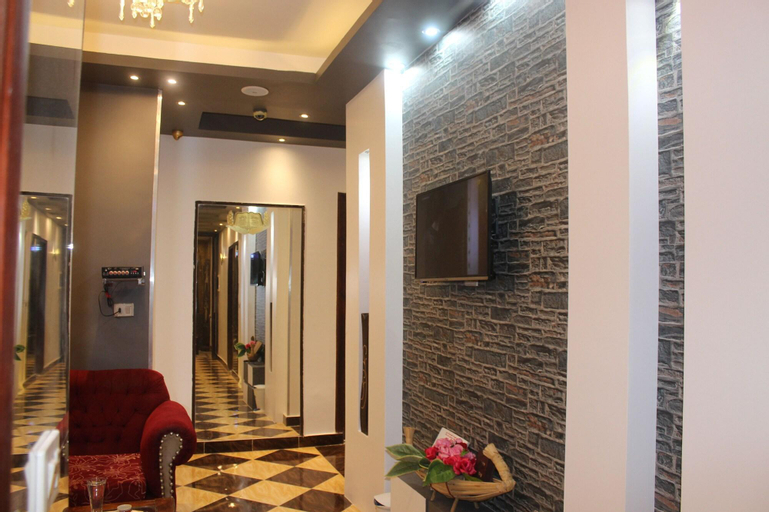 Family Palace Hotel, 'Abdin