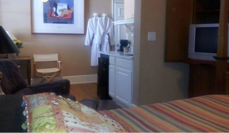 Bedroom 3, Front Street Inn, New Hanover