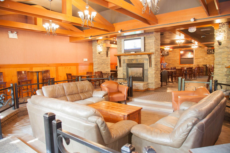 Public Area 2, Twin Pine Inn & Suites, Division No. 14