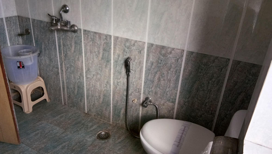 Bathroom 5, Hotel Arch Manor Deluxe, Bhopal