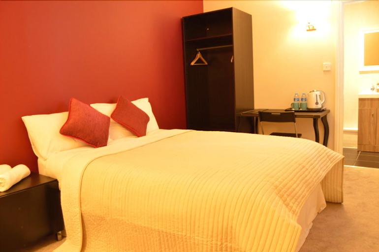 Bedroom 3, Top Night Hotel, London