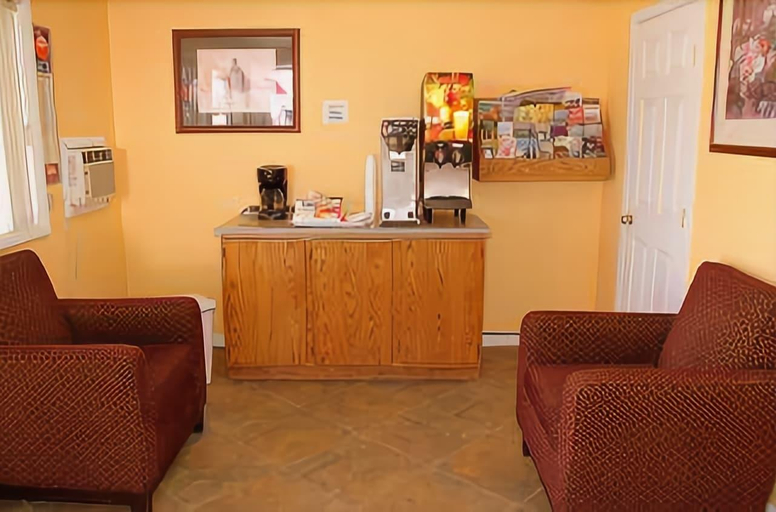 Public Area, Executive Inn & Suites, Lake