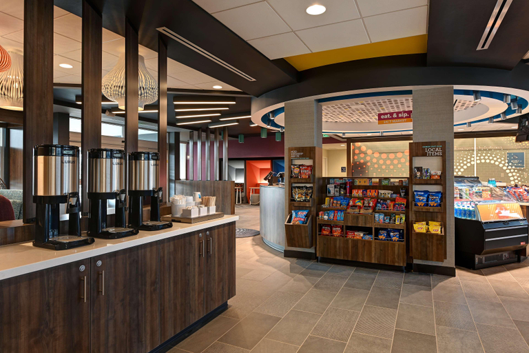 Food & Drinks 5, Tru by Hilton Spokane Valley, Spokane