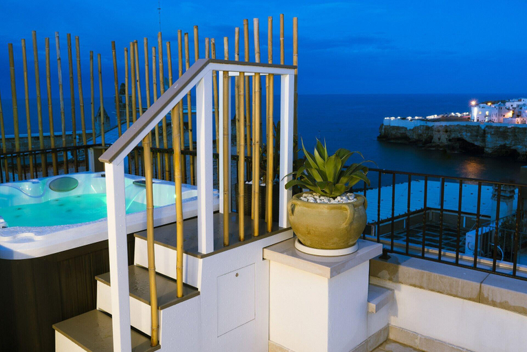 Exterior & Views 2, Quintessenza Luxury Domus, Bari