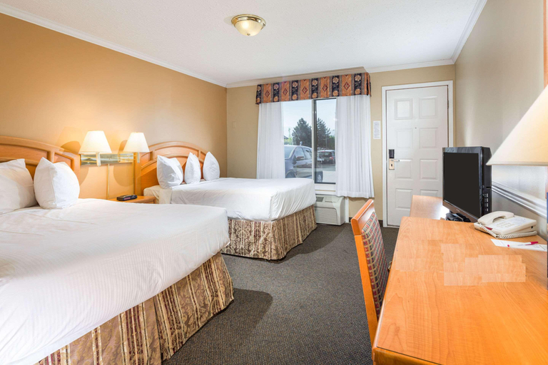 Bedroom 4, Econo Lodge Inn & Suites Kelowna, Central Okanagan