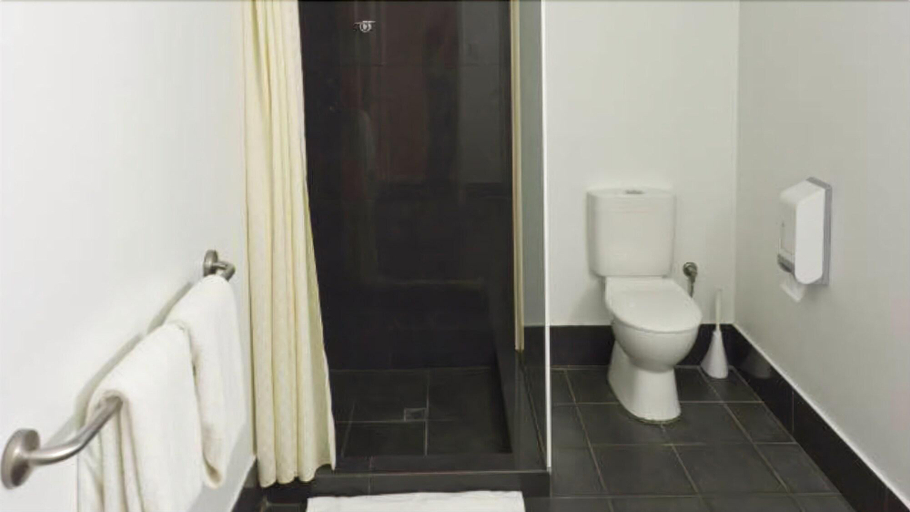 Bathroom 4, Motel Le Grande, Albany