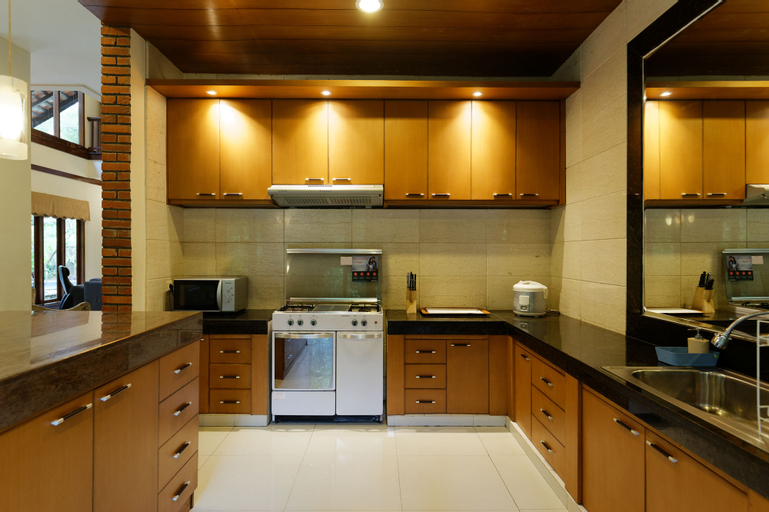 Dining Room 4
