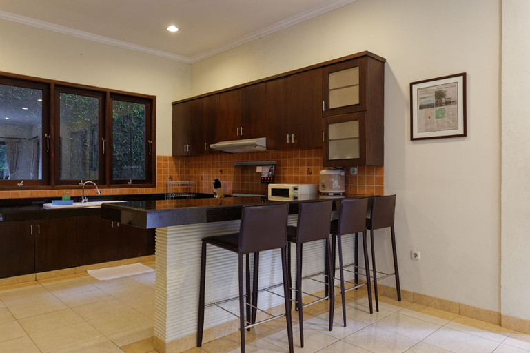 Living Area 4