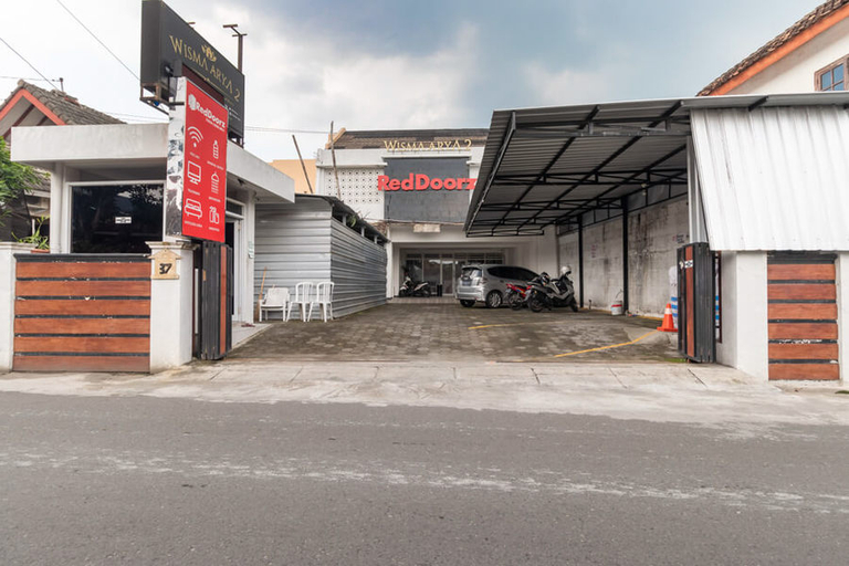 Exterior & Views 2, RedDoorz Syariah @ Wisma Arya 2 (permanently closed), Bantul
