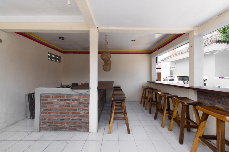 Exterior & Views 2, RedDoorz @ Raya Janti Yogyakarta, Bantul