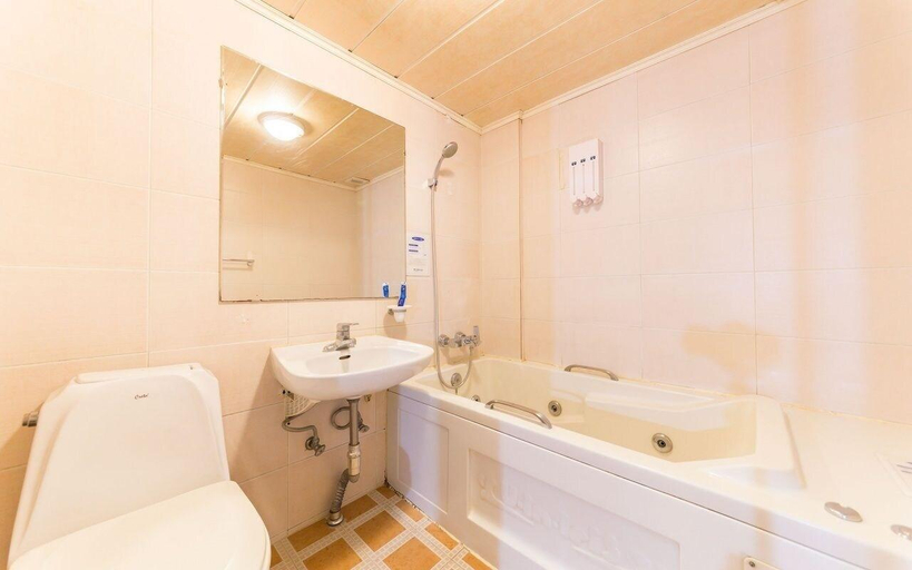 Bathroom 4, Bangbae Oslo, Seocho