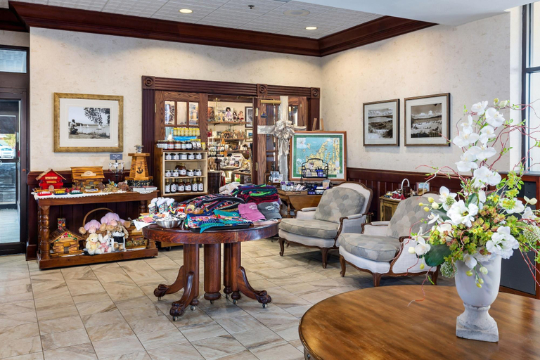Public Area 2, Park Place Hotel, Grand Traverse