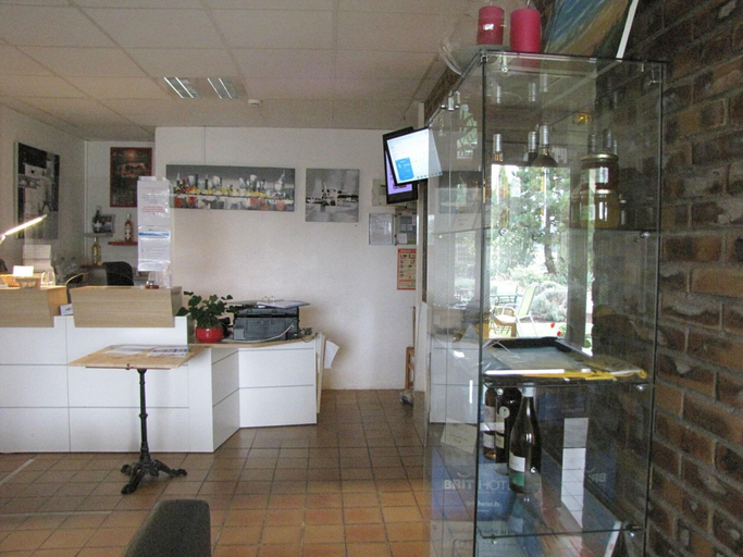 Public Area 3, Brit Hotel Bosquet, Aude