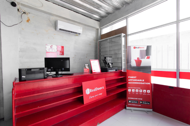 Public Area 3, RedDoorz @ Raya Janti Yogyakarta, Bantul