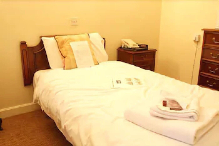 Bedroom 2, Relaxinnz George Hotel, Oxfordshire