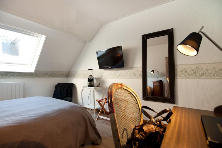 Bedroom 3, Hôtel le Prieuré, Somme