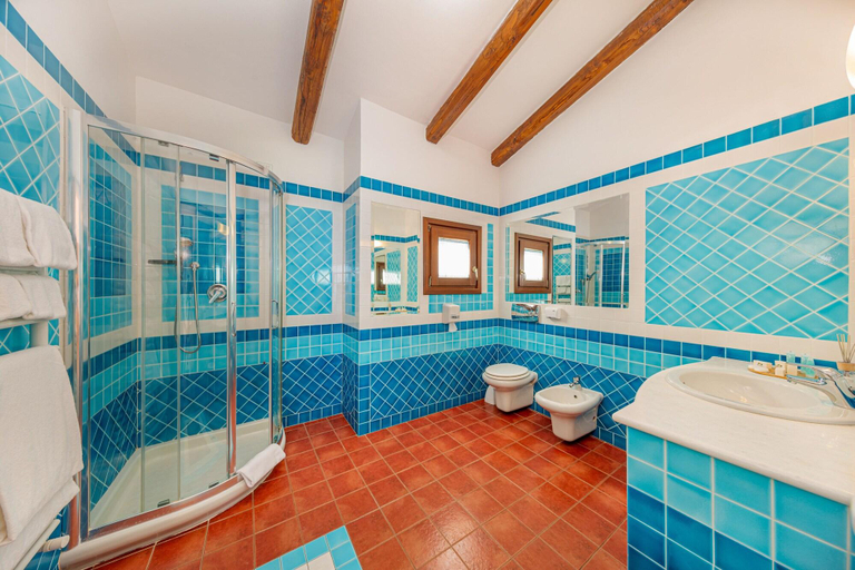 Bathroom 4, Baga Baga, Sassari