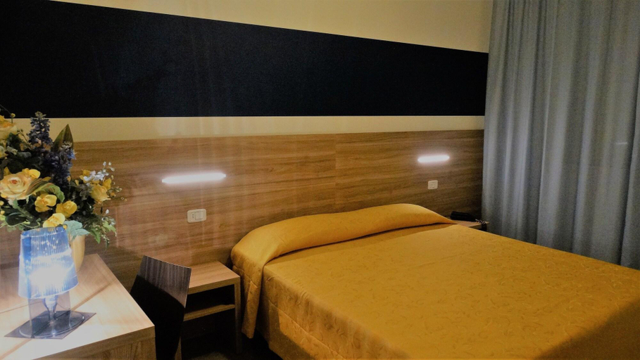 Bedroom 3, Hotel Caravelle, Pesaro E Urbino