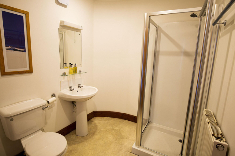Bathroom 3, Golf View Hotel, Moray