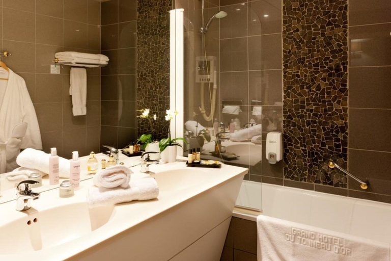 Bathroom 4, Grand Hôtel Du Tonneau D'Or, Territoire de Belfort