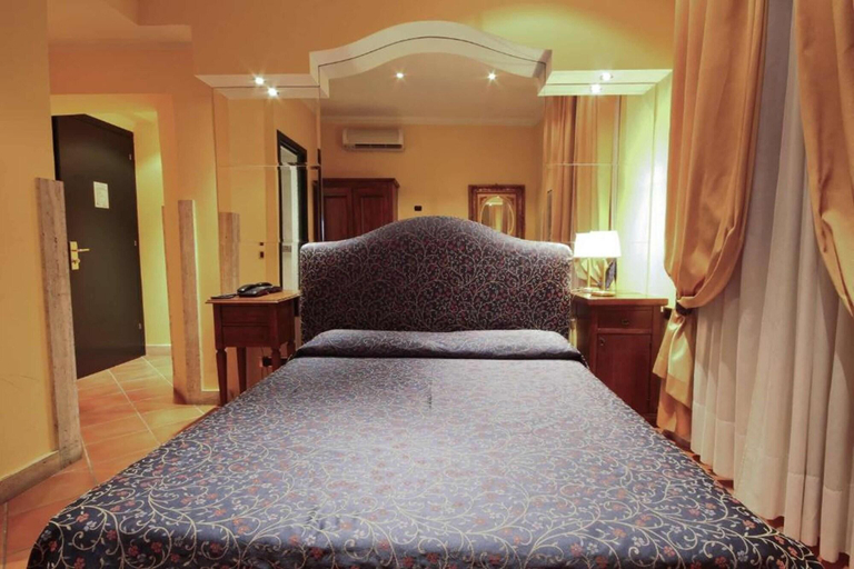 Public Area 2, Hotel Canova, Rome